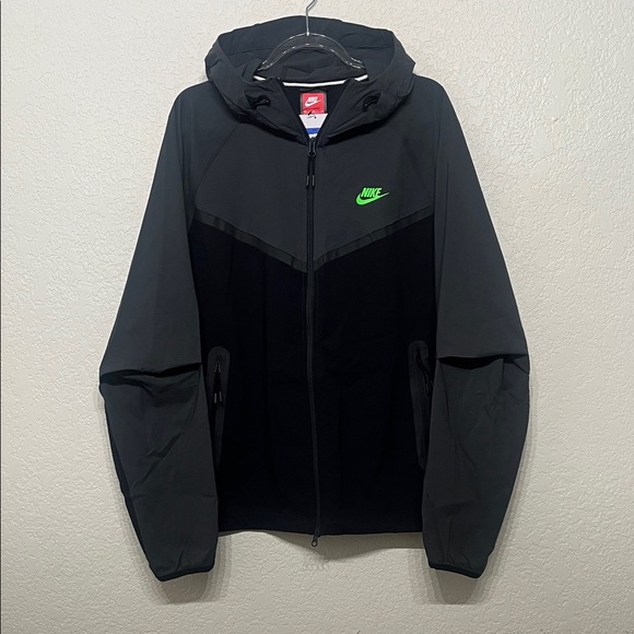 Nike Other - Nike Tech Black & Dark Grey Men’s Size Medium loose fit Zip-up Windbreaker